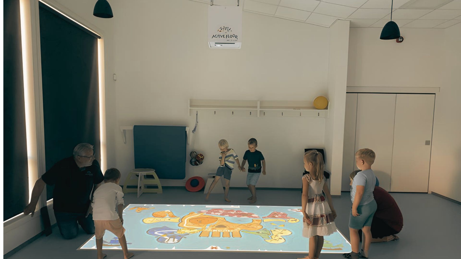 kids interacting with activefloor projector